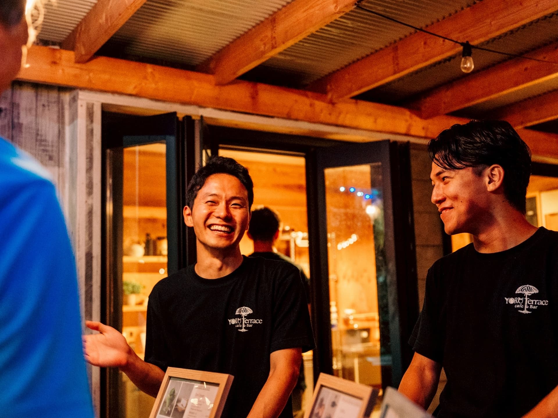 YORU. Sweets & Bar 熊本県人吉市の夜カフェ 店内の様子