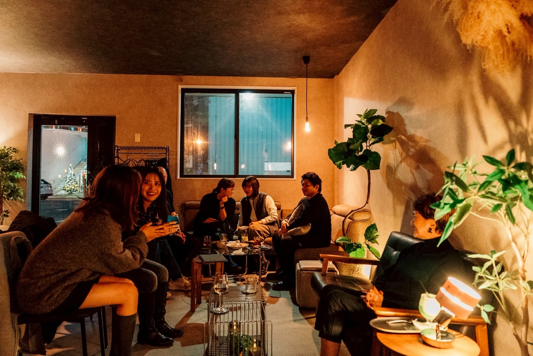 YORU. sweets & bar 店内カウンター席 熊本県人吉市の夜カフェ